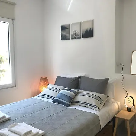Patriko-bright 3-bedroom Vacation Home, 200m From The Beach. Case de vacanță Rethymnon